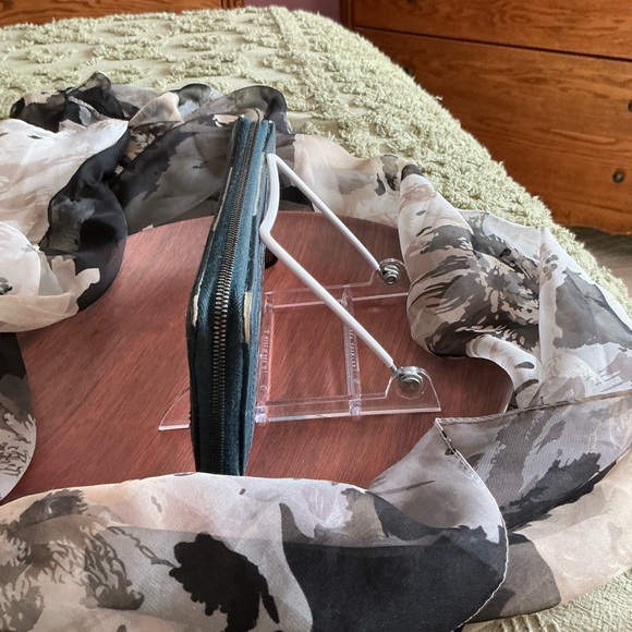 Bottega Veneta Women’s Wallet - Picture 7 of 7